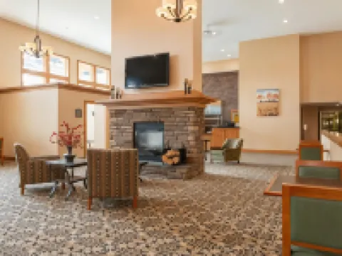 White River Inn & Suites Hotels in Hartford