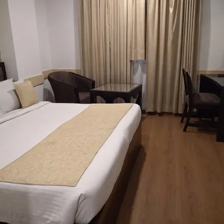 Hotel Clark Inn Kaushambi