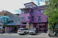 RedDoorz @ Hotel Aulia Majene Hotels in 