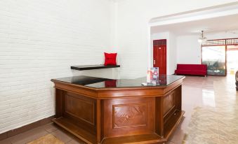 RedDoorz Near Universitas Pamulang