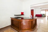 RedDoorz Near Universitas Pamulang