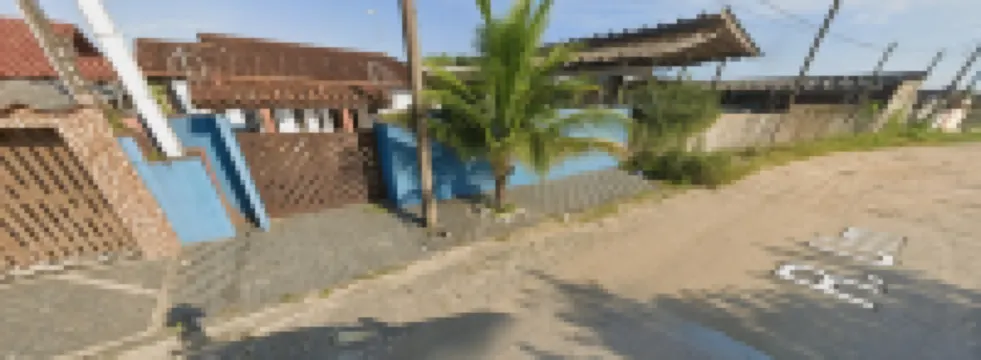 Beach house with seasonal pool