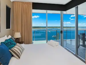 Silvershore Apartments on the Broadwater