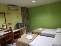 Hotel Inderapura - 2-Star