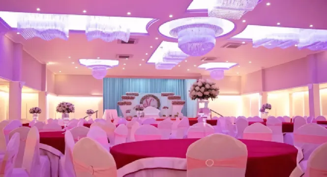 迪爾科賈夫納城酒店