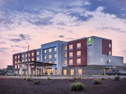 Holiday Inn Express & Suites SALEM NORTH - KEIZER by IHG - 3-stjärniga