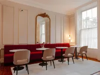 The Leeson Inn Hotels near Gallery 29