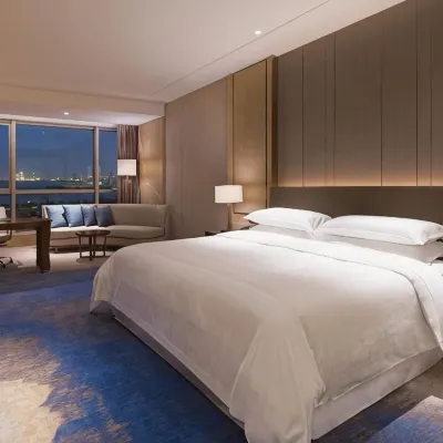 Junlinyue Hotel (formerly 7 Days Inn Fifth Hospital Subway Station Branch) Hotels near Wenjiang