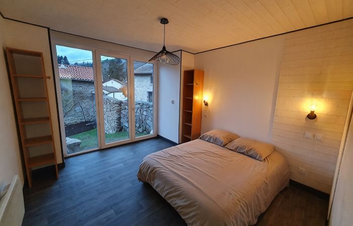 Maison en Pierre Avec Piscine Privée Dans un Domaine Clos et Arboré de 2200 m2