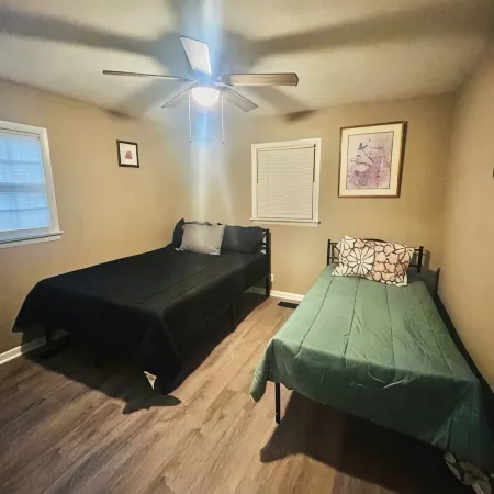 Madison home Отели в г. Уэйн