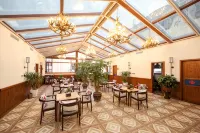 Yangguang Gudi Hotel - parking