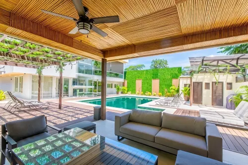 Luxury Villa 8 Bedrooms Private Compound with Pool