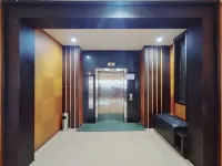 RedDoorz at Hotel Istana Permata Ngagel Surabaya