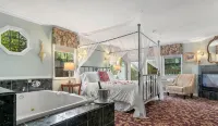 Candlelight Inn (Adults Only)