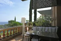 VILLA ALFONSA - APARTMENT "L'ATELIER" sea view, Garden level South-East - 4 ดาว