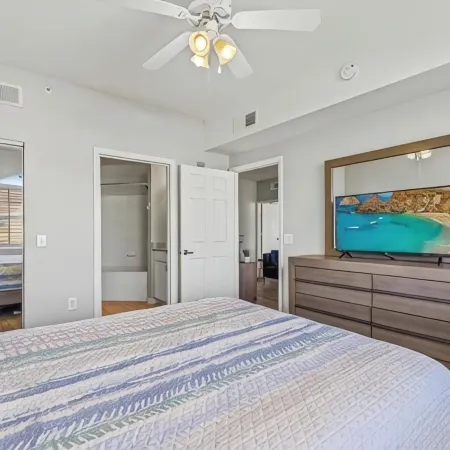 Stunning Condo 15 minutes from Ft. Myers & Sanibel beach