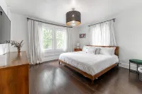 Historic Pet-Friendly Home in Downtown(One side of duplex) - Bungalow