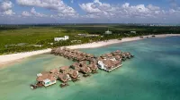 Hotel Palafitos Overwater Bungalows - Luxury