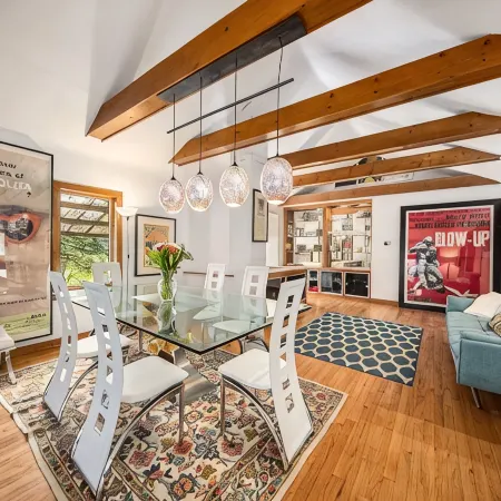 3-bedroom house with AC and WiFi within walking distance of The Big House!
