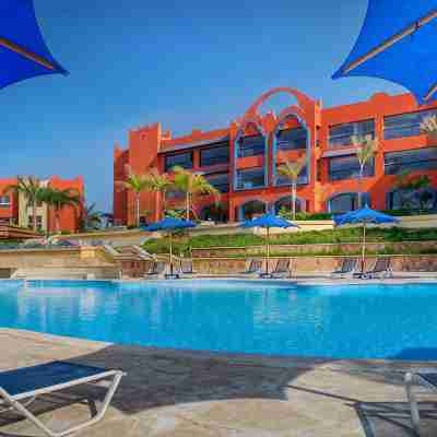 Cardina Resort Hotel Exterior