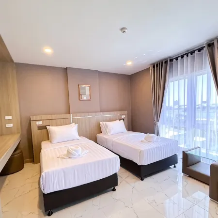 KINTON HOTEL Отели рядом с достопримечательностью «Ват Клонг Банг Пинг»