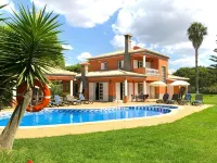5 Bedroom Private Villa Tenazinha III, pool, garden, BBQ -  Ferienhäuser