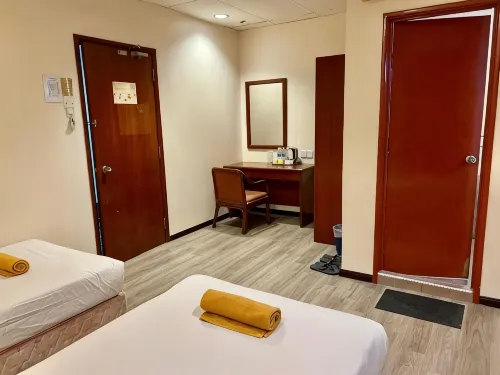 Northern Lodge Hotel - parking