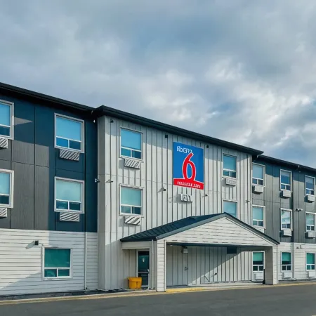 Studio 6 Fort Frances, ON