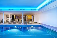 Hotel Regina Titlis, a Trademark Collection by Wyndham - Swimmingpools