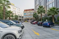Xinhua Jianguo Hotel - موقف سيارات