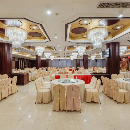 Qihong International Hotel