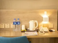 7 Days Premium (Beijing Fengtai Sports Center) Hotels near Dajing Station