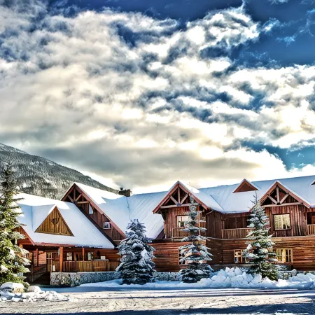 Glacier House Hotel & Resort