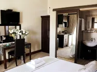 Casa Flora Guesthouse Hotels near The Willows