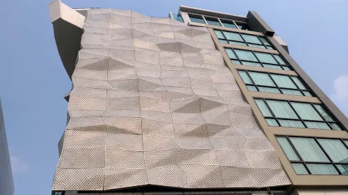 โรงแรมเบลล่า บี Bella B Hotel - ที่มีที่จอดรถ