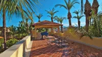 Escape To An Ocean Front Five Star Paradise : A 10 minute walk into Loreto