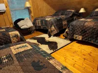 Eagle's Landing - 1-bedroom cabin plus sleeping loft minutes from Patoka Lake