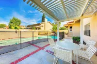 Great for Family's Disneyland Close  5 Bedrooms, 3 Baths, Sleeps 12 Pool Home