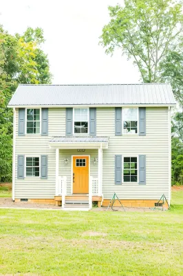 JULY DISCOUNT! Romantic 2 BR 2 story w/mountain views and stunning outdoor space