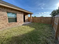 Quiet 2BR Retreat -Fenced yard -Modern Duplex - ห้องครัว
