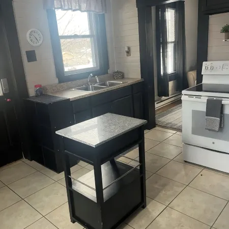 The Sasquatch Hideaway: Private 1BR Adventure Loft