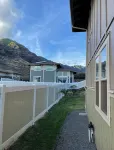 Spacious 4-bedroom house 5 minutes from beach - Wifi