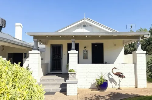 Charming Peaceful Two-Bedroom Apartment