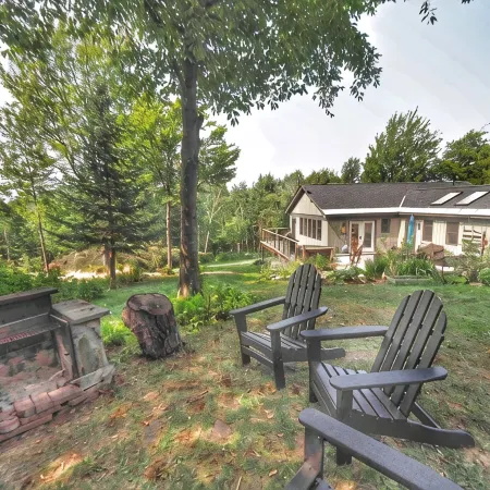 Equinox Haus: Private Retreat, Pool Table, Hot Tub, Game Room & Hiking Trails