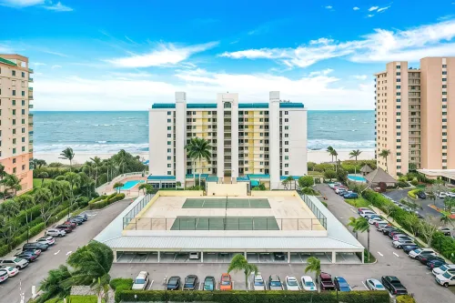 Beautiful beachfront, along with breathtaking sunset views - 2-Star