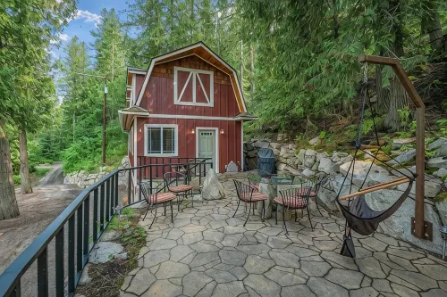 Beautiful Lake Cabin on Kelso Lake, Idaho! Close to Silverwood!