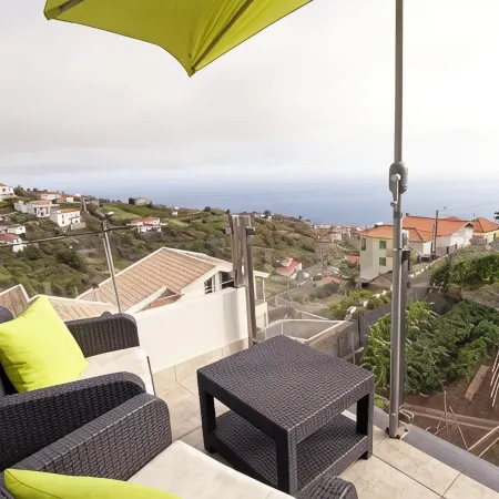 House Crystal Calheta