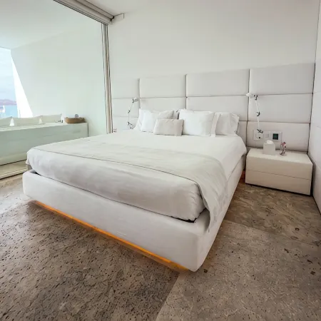 Viceroy Ocean View Apartment with hotel services