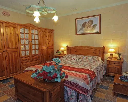 Great Location: FREE Gozo transfers, WIFI, Bicycles & BBQ  – NO Car required! Hotels in Ghajnsielem