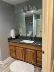 Cozy 1-bedroom apartment located right outside of Quincy, IL. - Wifi